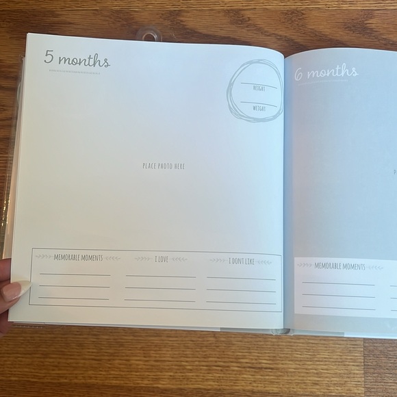 Baby’s First Year Memory Book - Picture 5 of 9